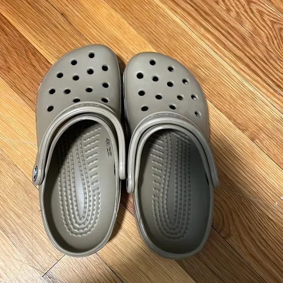 Crocs - Picture 1 of 3